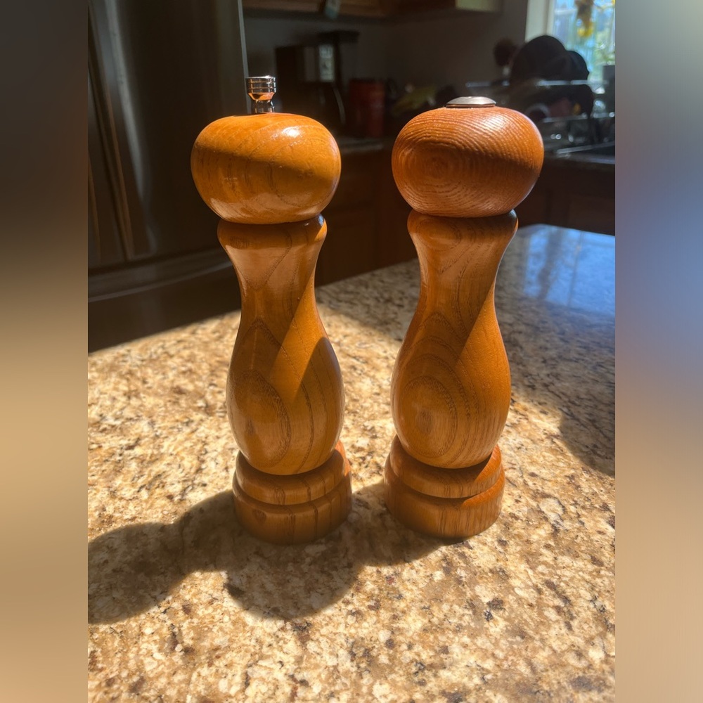 Olde Thompson wooden salt and pepper mill 8”